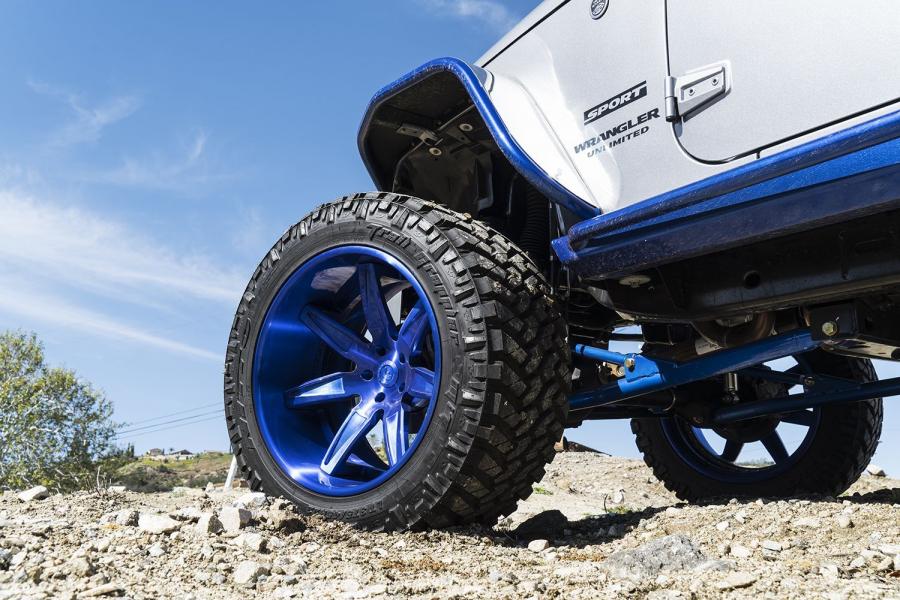  Jeep Wrangler on Forgiato Wheels (Esporre) 2016 года  (фото 5 из 6)
